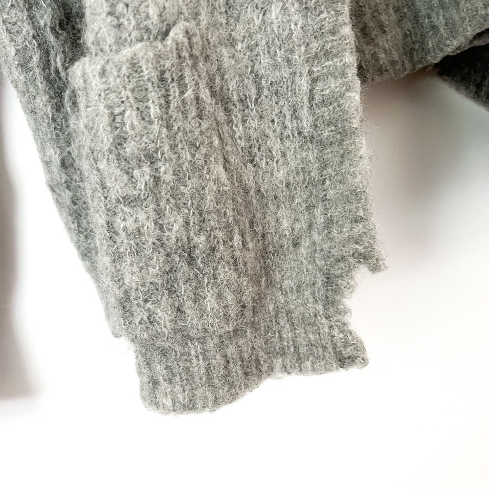 Free People Gray Cozy Wool Pockets Fall Winter Cardigan Size Medium - Picture 6 of 9